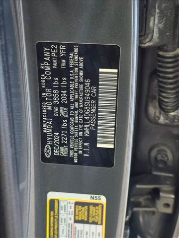 Used 2025 Hyundai Elantra SE FWD image 26
