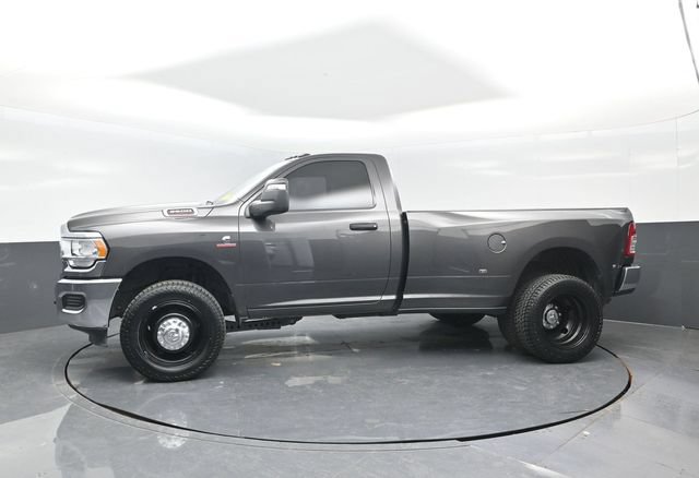 Used 2024 RAM 3500 Tradesman w/ Chrome Appearance Group AWD/4WD image 4
