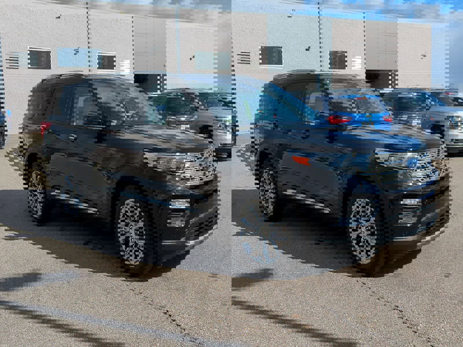 Certified 2023 Ford Explorer Limited w/ Equipment Group 301A image 2