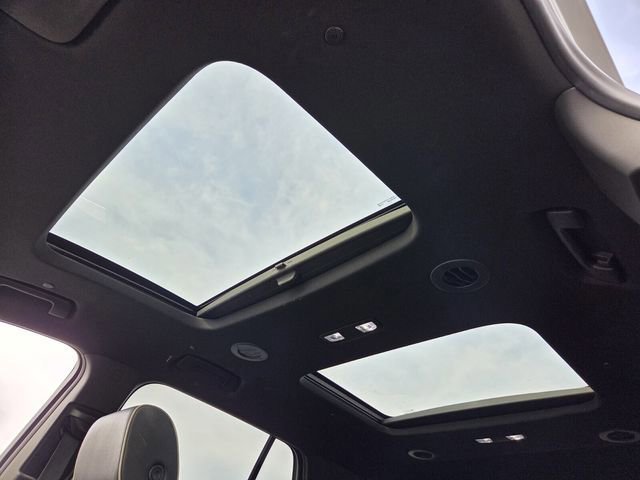 Used 2023 Chevrolet Traverse Premier image 20