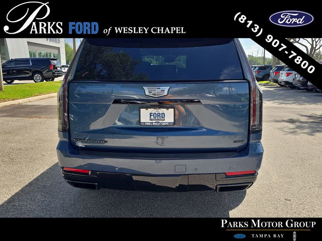 Used 2025 Cadillac Escalade ESV Sport Platinum w/ LPO, ONYX Package image 4