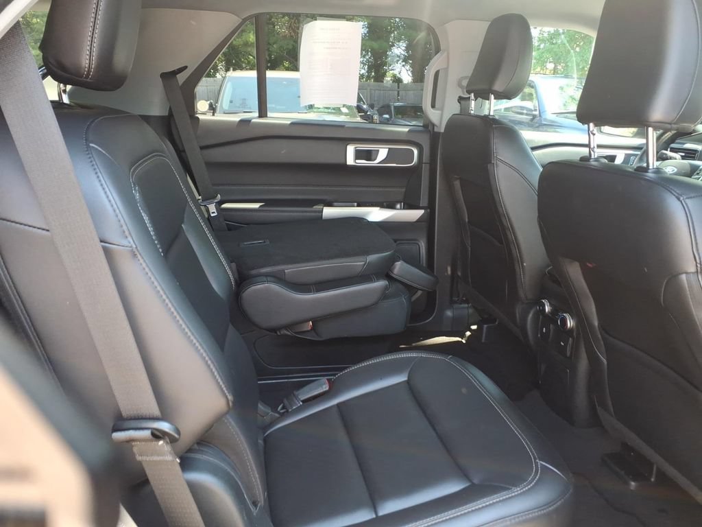 Certified 2023 Ford Explorer XLT w/ Equipment Group 202A AWD/4WD image 12