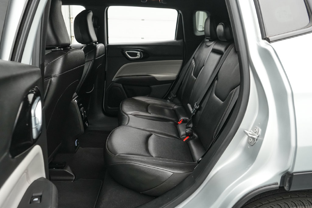 Used 2025 Jeep Compass Limited AWD/4WD image 18