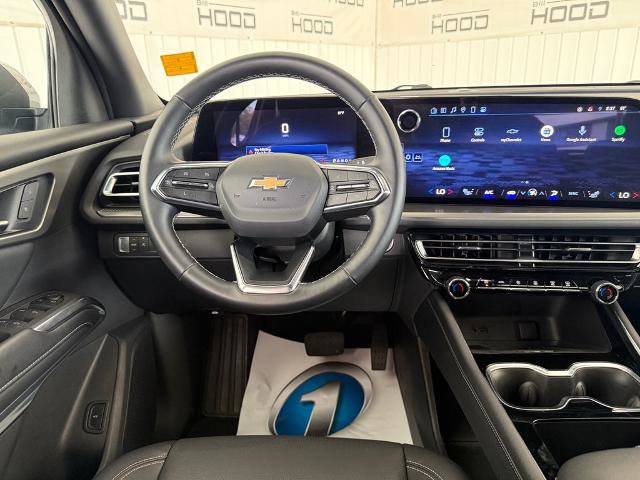 Used 2025 Chevrolet Traverse LT FWD image 16