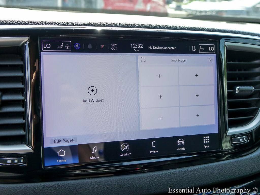 Used 2025 Chrysler Pacifica Select FWD image 15