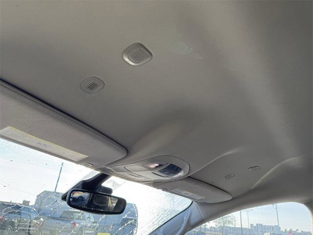 Used 2024 Chrysler Pacifica Touring-L image 18