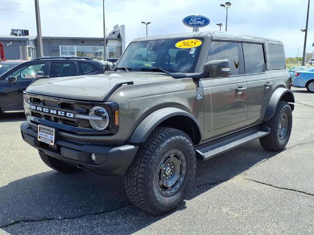 Certified 2025 Ford Bronco Outer Banks w/ Sasquatch Package AWD/4WD image 2