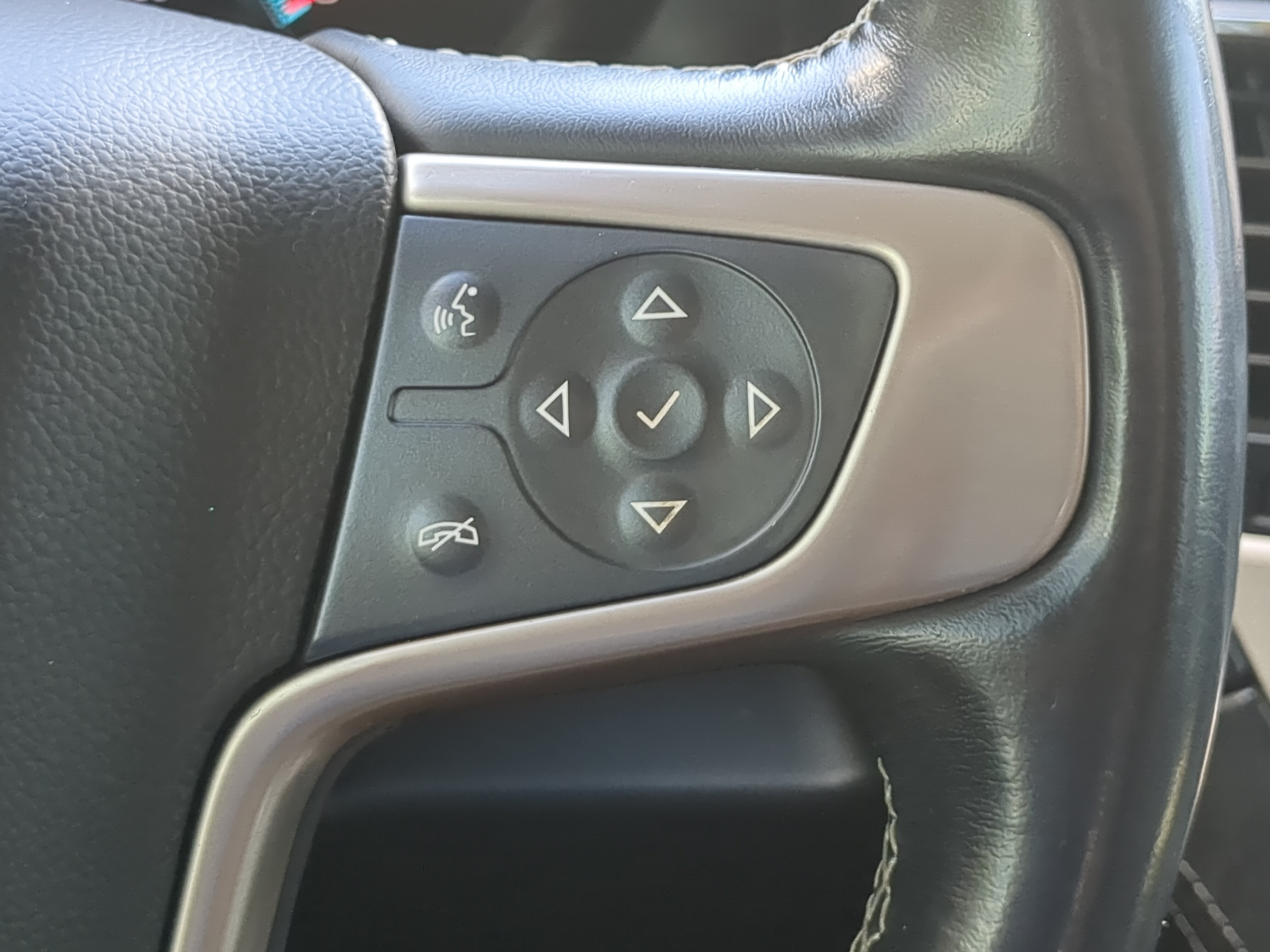 Used 2019 GMC Yukon Denali w/ Denali Ultimate Package AWD/4WD image 25