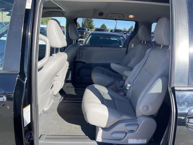 Used 2020 Toyota Sienna XLE image 20