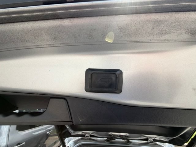 Used 2020 Toyota RAV4 XLE Premium FWD image 20