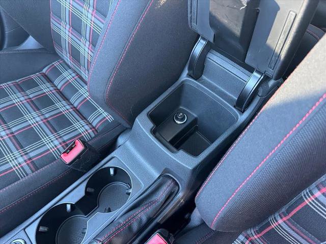 Used 2018 Volkswagen GTI SE image 11
