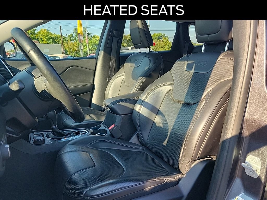 Used 2019 Jeep Cherokee Limited w/ Luxury Group AWD/4WD image 18