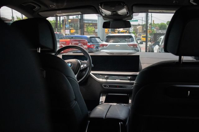 Used 2024 BMW X5 sDrive40i w/ Premium Package RWD image 9