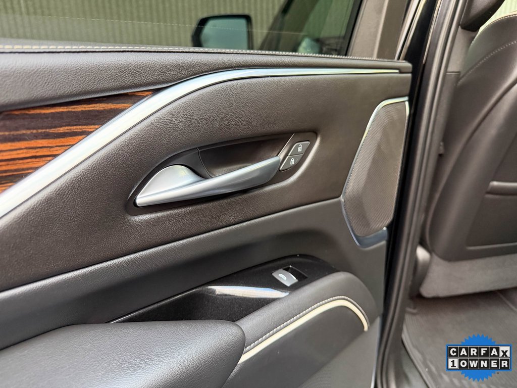 Used 2021 Cadillac Escalade Premium Luxury image 20