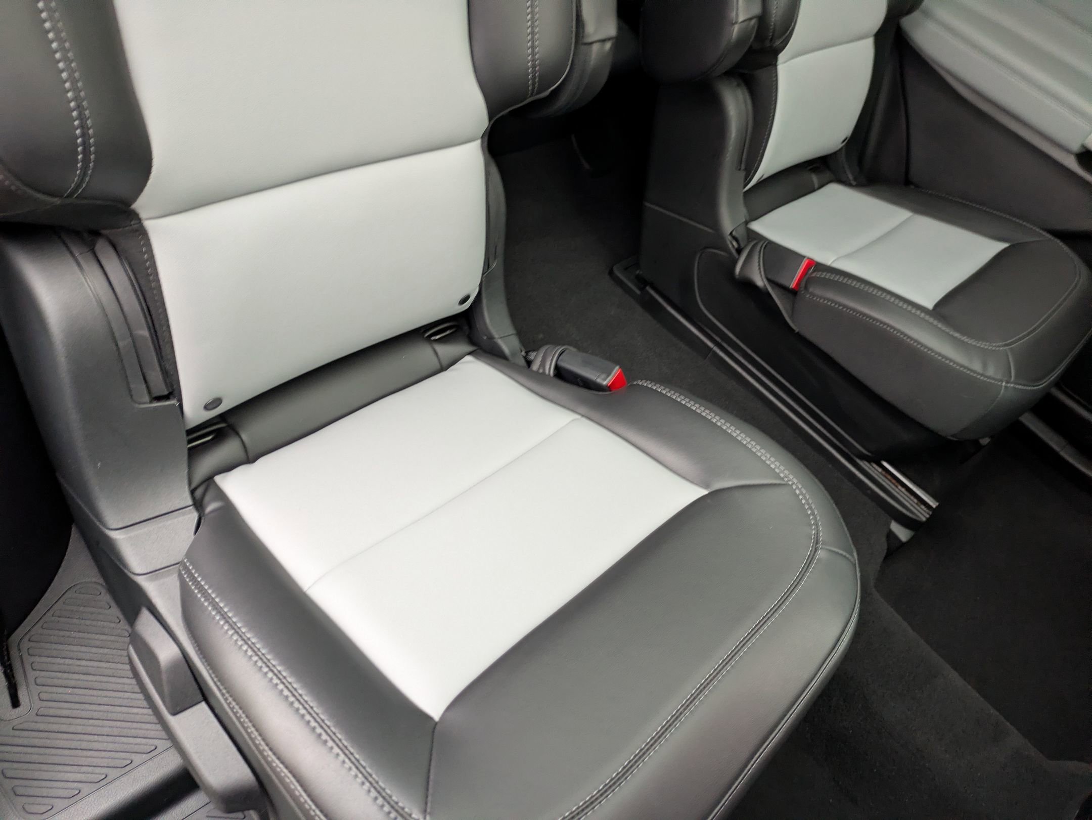 Certified 2022 Ford Explorer XLT w/ Equipment Group 202A image 38