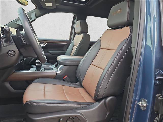 Used 2024 Chevrolet Silverado 1500 High Country AWD/4WD image 14