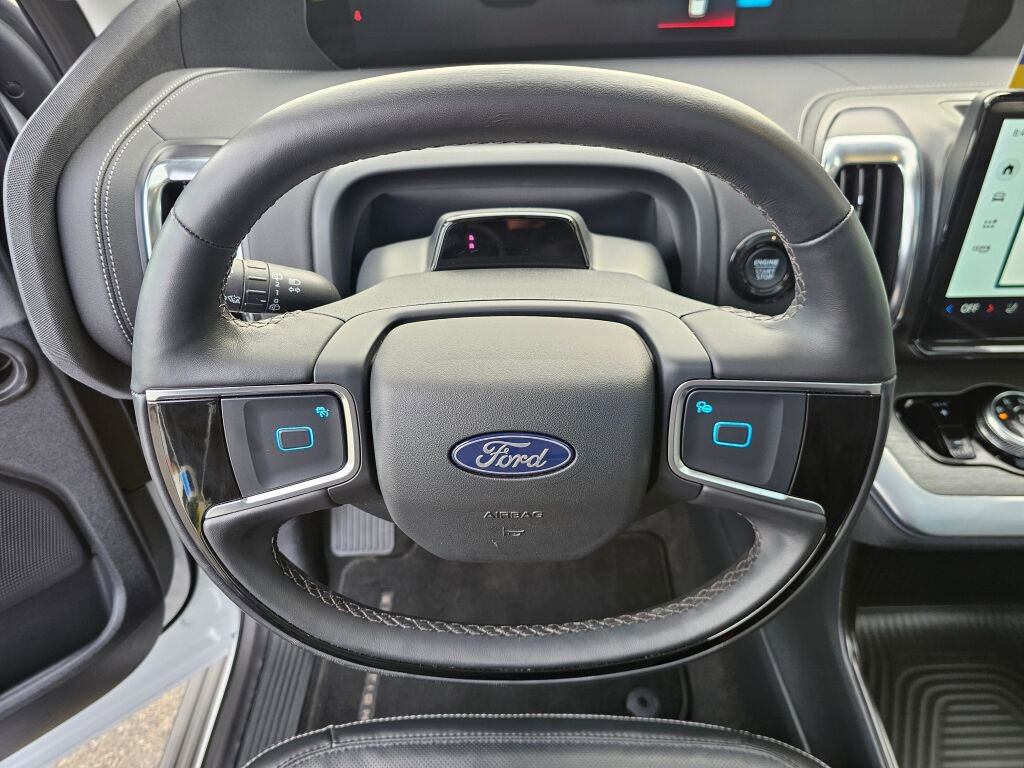 Certified 2025 Ford Expedition Max Platinum image 24