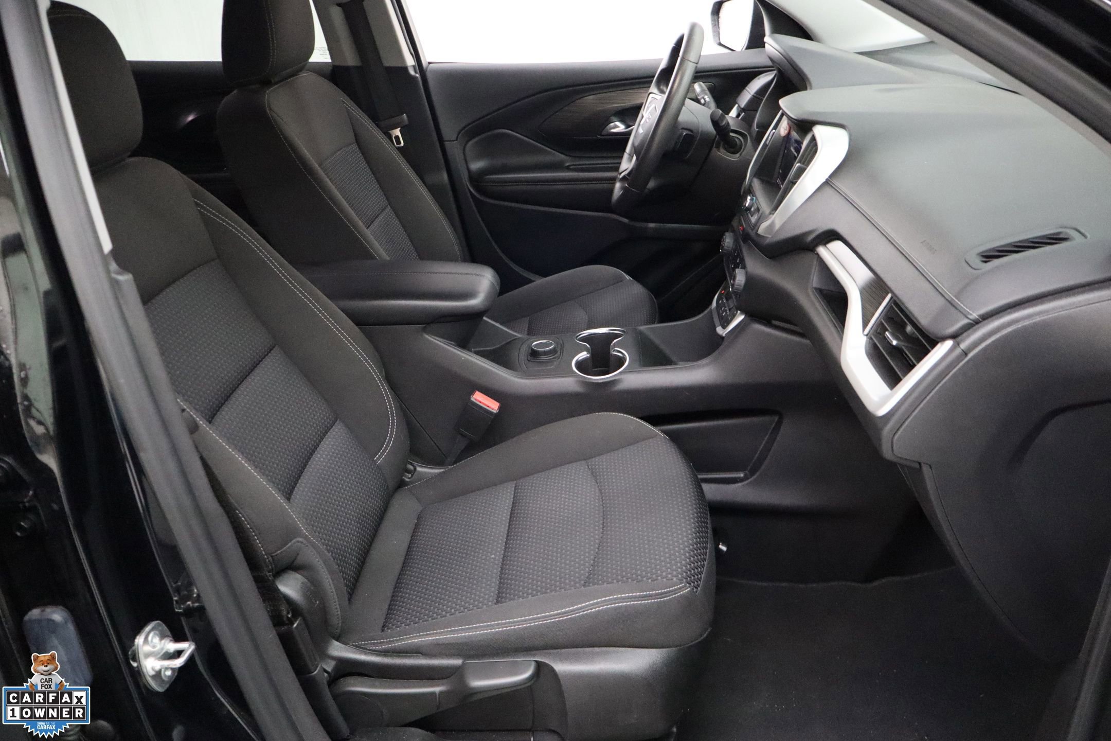 Used 2024 GMC Terrain SLE image 33