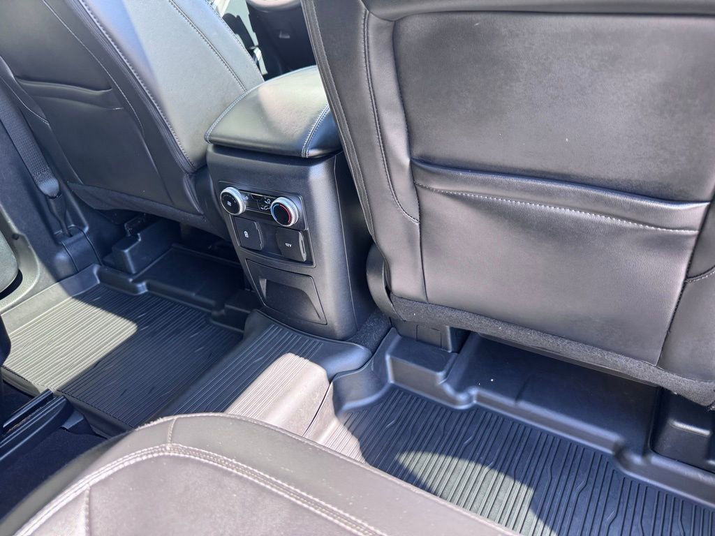 Certified 2023 Ford Explorer XLT w/ Equipment Group 202A AWD/4WD image 18