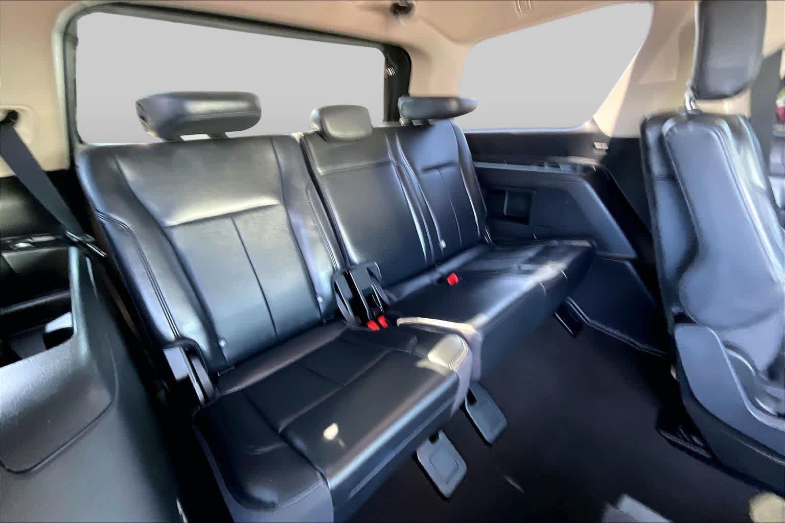 Certified 2024 Ford Expedition XLT RWD image 18