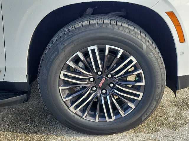 Used 2025 GMC Yukon XL Elevation RWD image 15