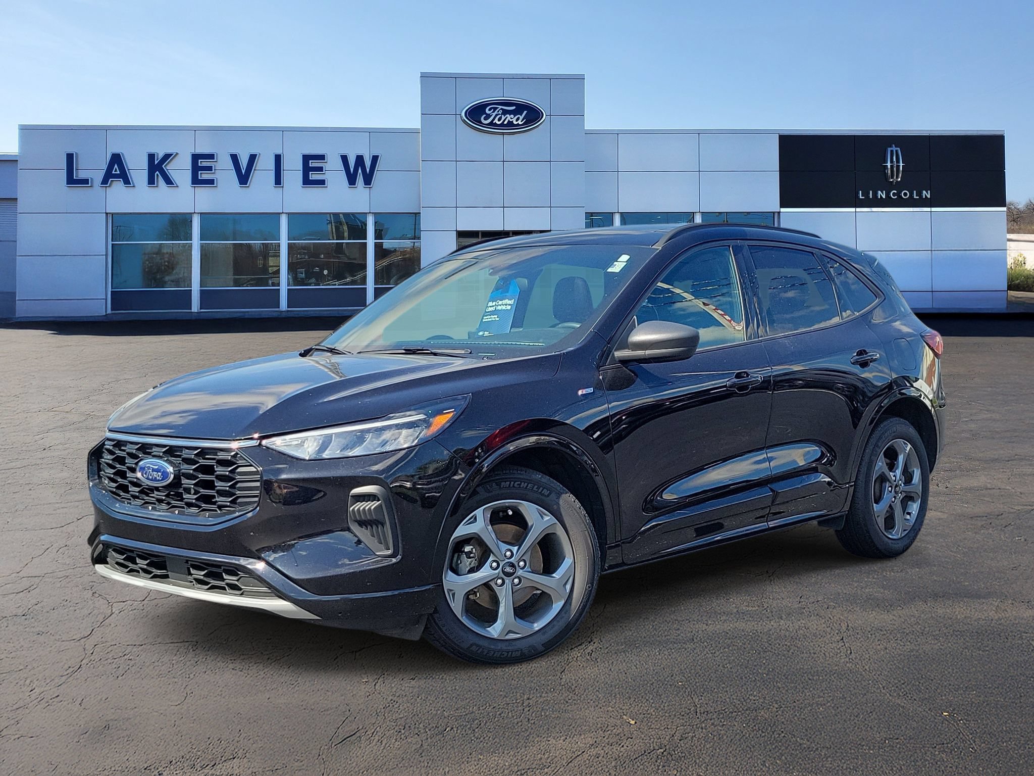 Certified 2023 Ford Escape ST-Line w/ Tech Pack #1 AWD/4WD image 1