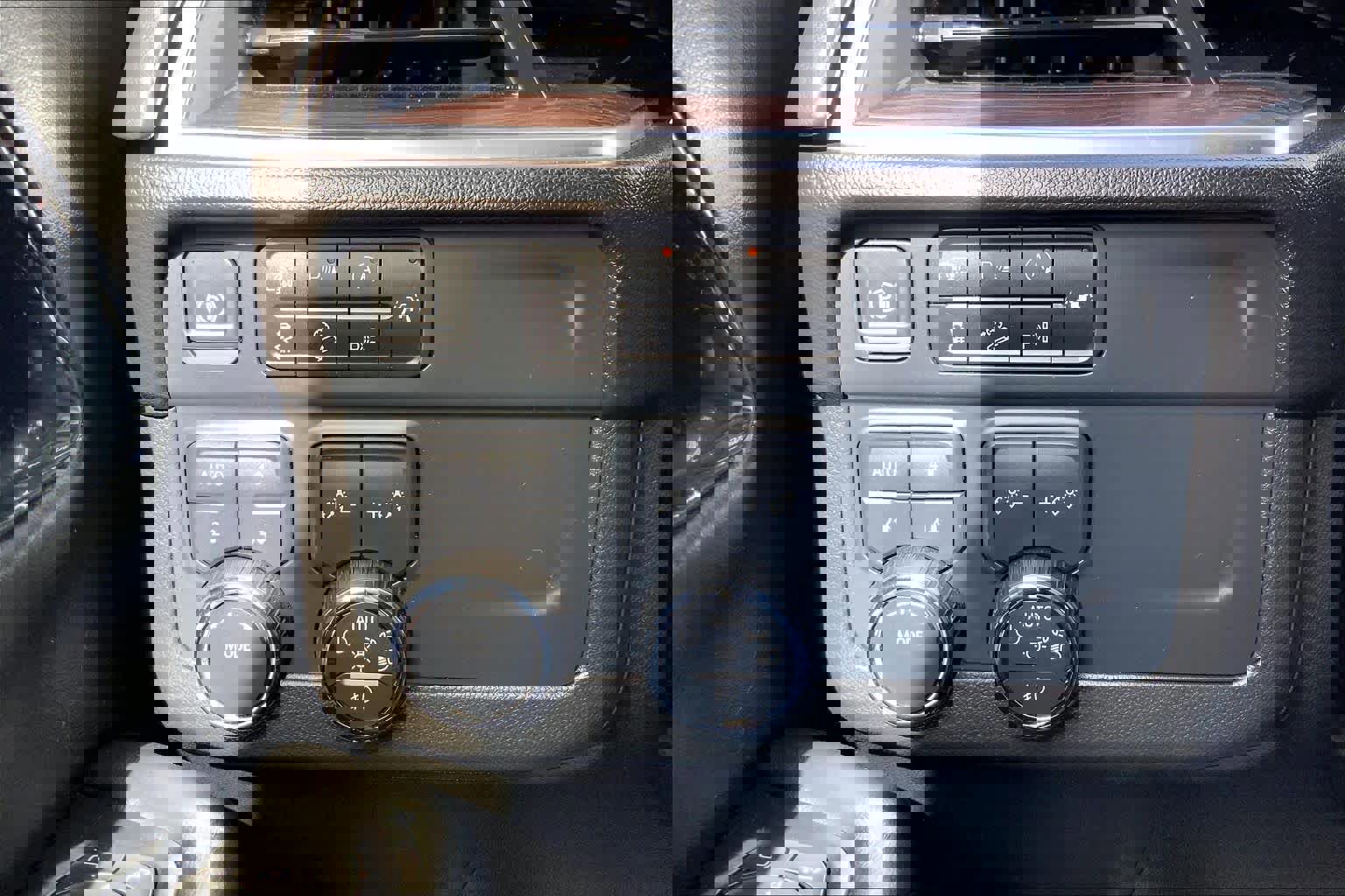 Used 2025 Chevrolet Tahoe Z71 image 36