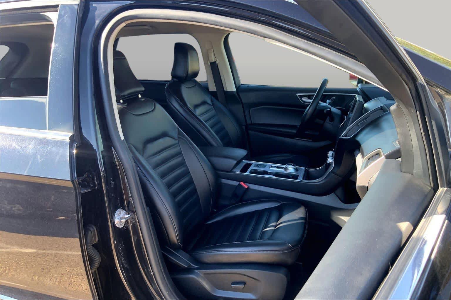 Certified 2022 Ford Edge SEL w/ Convenience Package AWD/4WD image 9