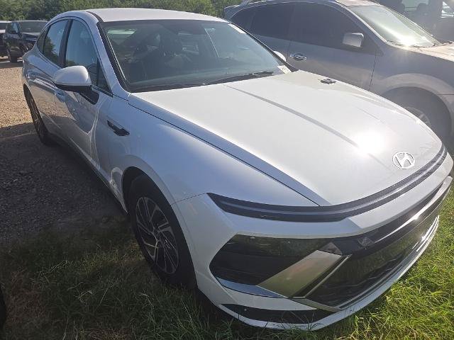 Used 2026 Hyundai Sonata Blue FWD image 4