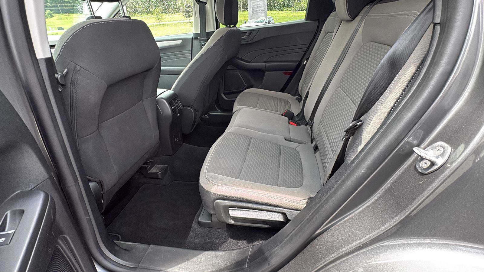 Certified 2022 Ford Escape SE w/ Cold Weather Package AWD/4WD image 19