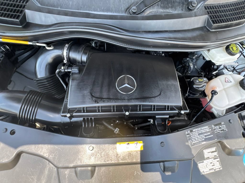 Used 2023 Mercedes-Benz Metris Passenger image 39
