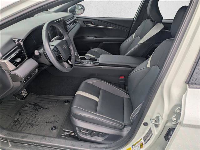 Used 2025 Toyota Camry SE w/ Convenience Package FWD image 14