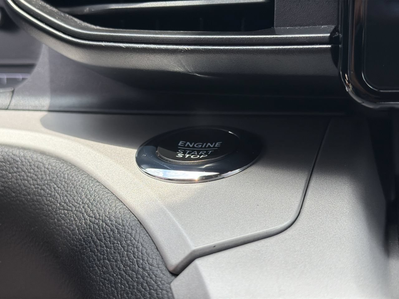 Certified 2023 Ford Explorer XLT RWD image 30