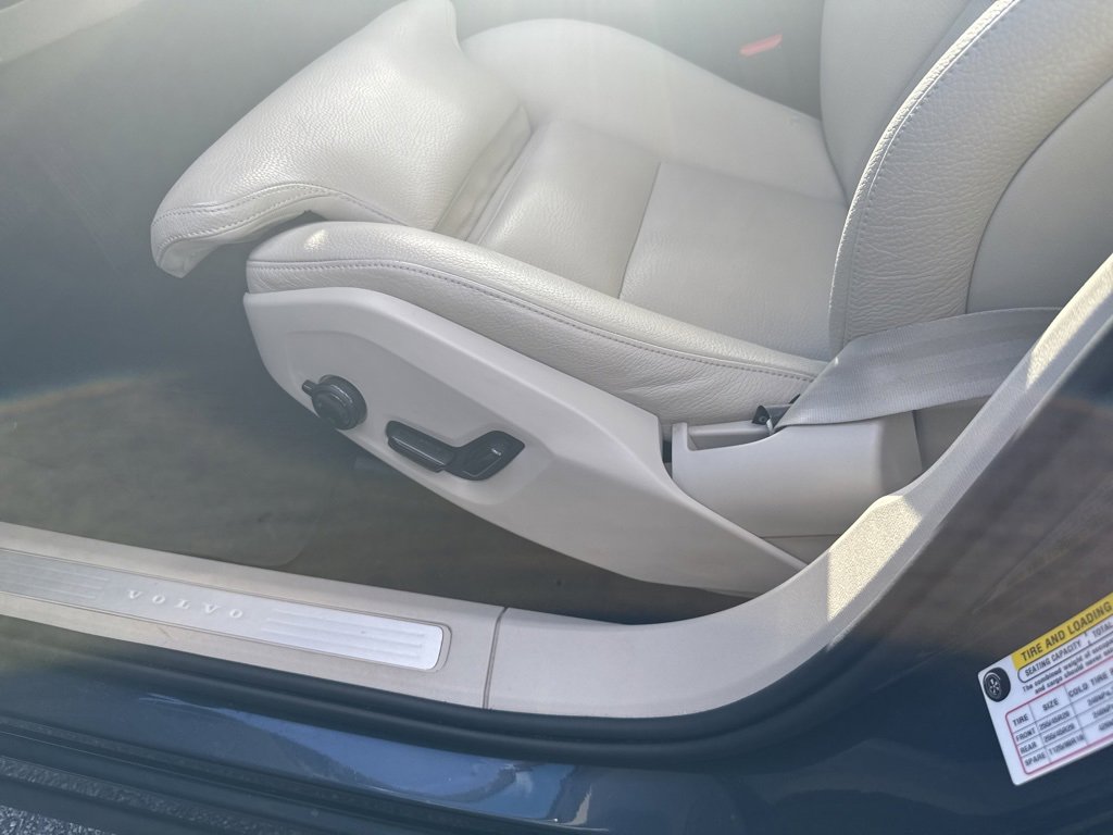 Used 2020 Volvo XC60 T5 Inscription w/ Protection Package Premier image 5