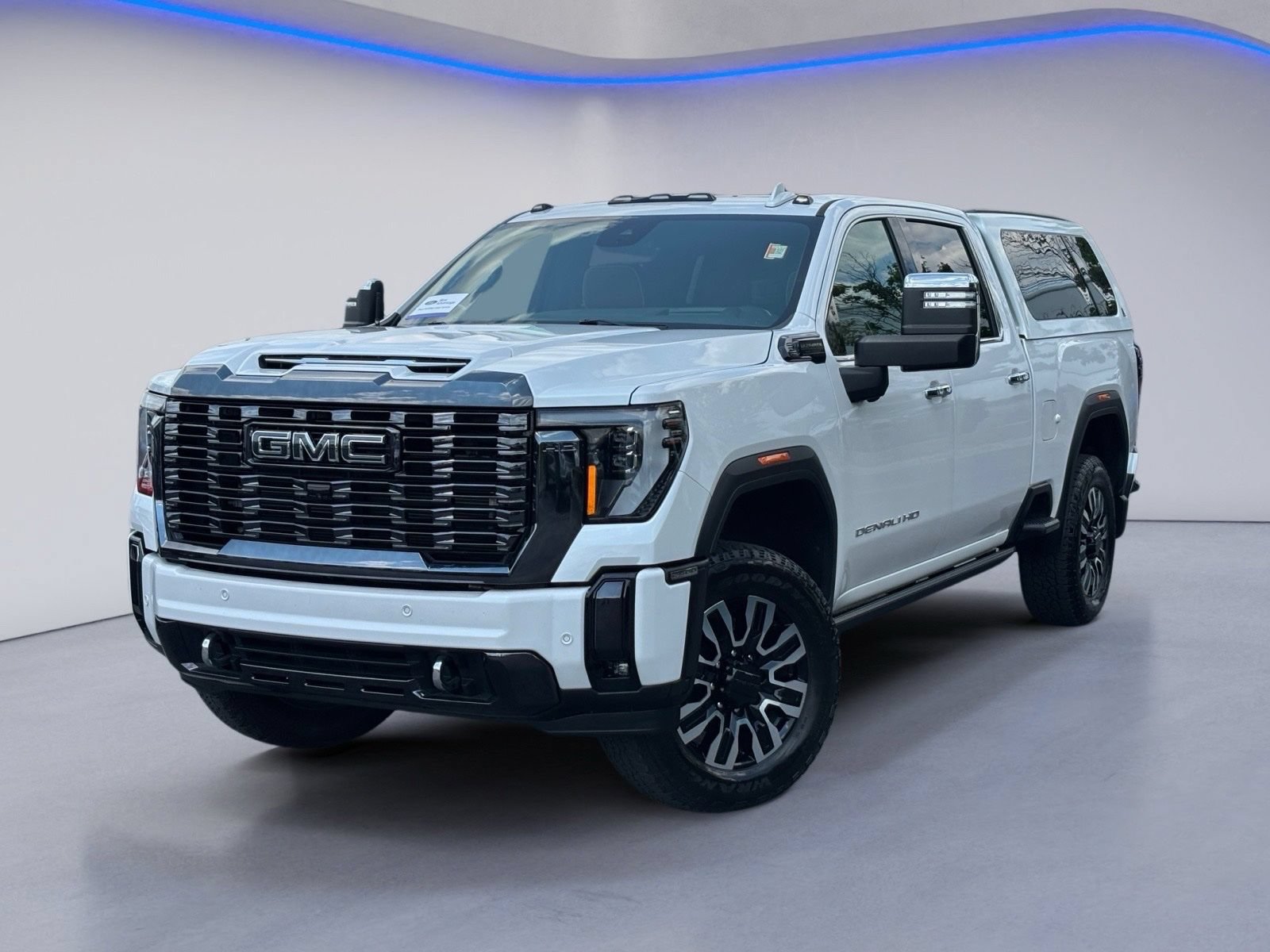 Used 2024 GMC Sierra 2500 Denali Ultimate w/ Max Trailering Package AWD/4WD image 2