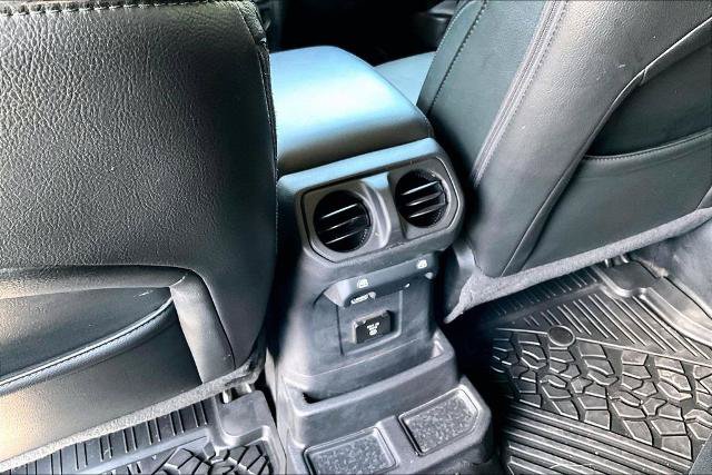 Used 2022 Jeep Wrangler Unlimited Sahara AWD/4WD image 25