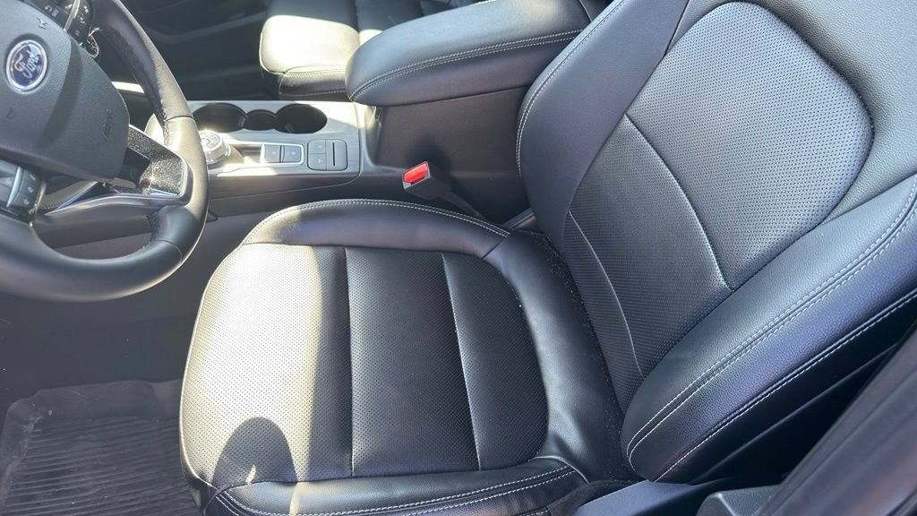 Certified 2022 Ford Escape SEL AWD/4WD image 11