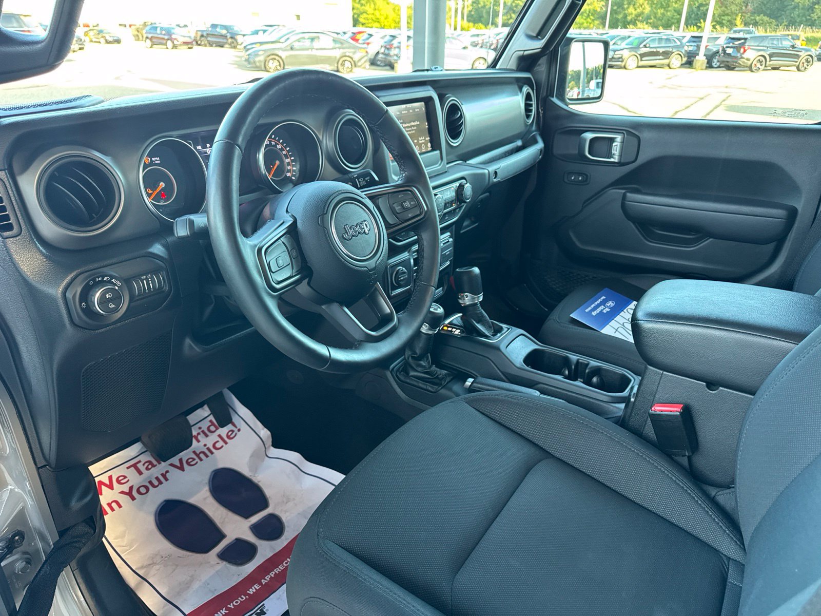 Used 2022 Jeep Gladiator Sport AWD/4WD image 25