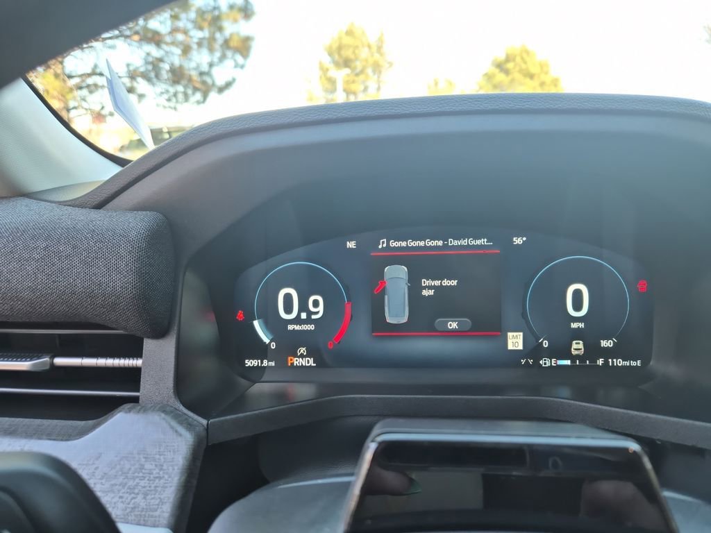 Certified 2025 Ford Explorer Platinum w/ LUX Leather Package image 14