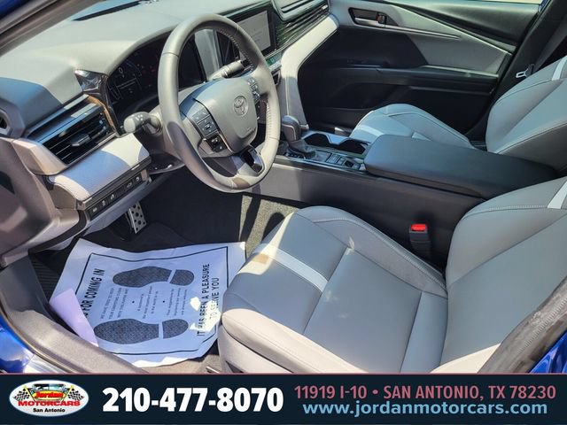 Used 2025 Toyota Camry SE w/ Convenience Package FWD image 19
