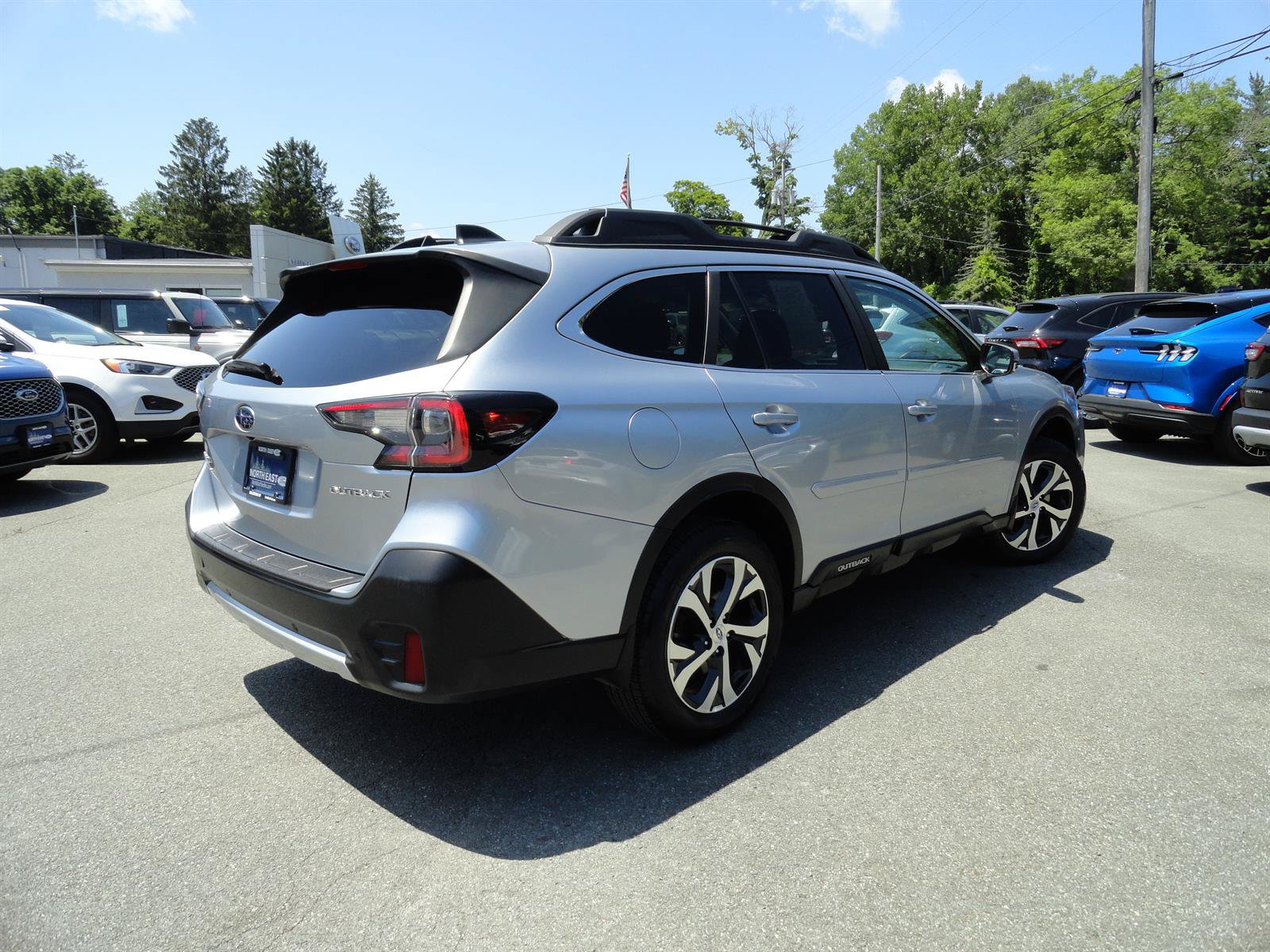 Used 2022 Subaru Outback Limited AWD/4WD image 5