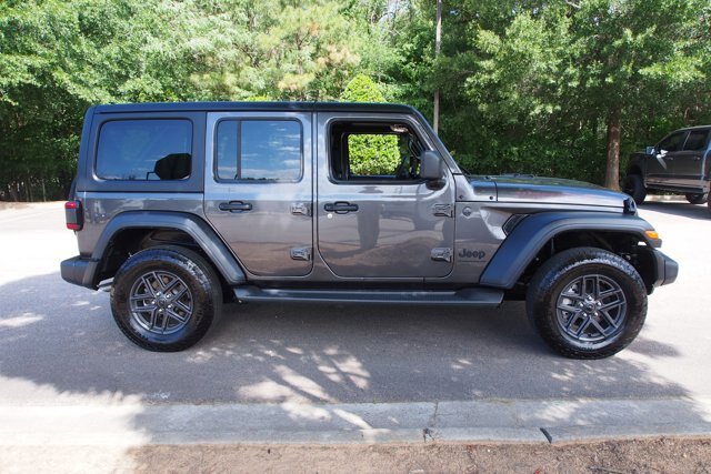 Used 2024 Jeep Wrangler Unlimited Sport AWD/4WD image 8
