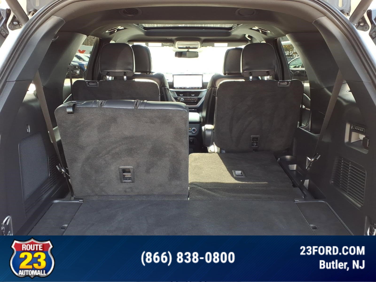 Certified 2025 Ford Explorer ST-Line w/ Premium Package AWD/4WD image 28