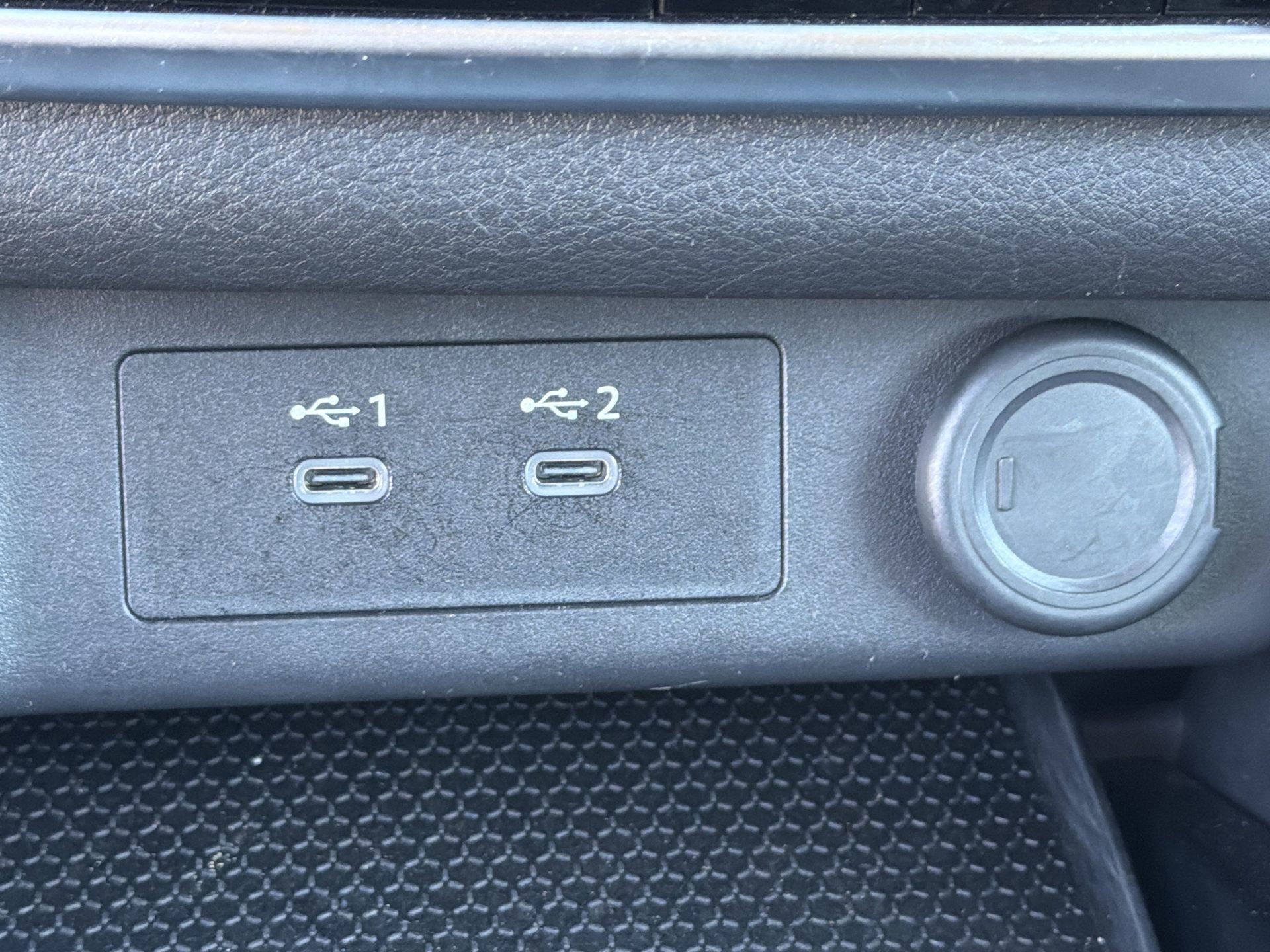 Used 2024 Nissan Rogue SV image 14