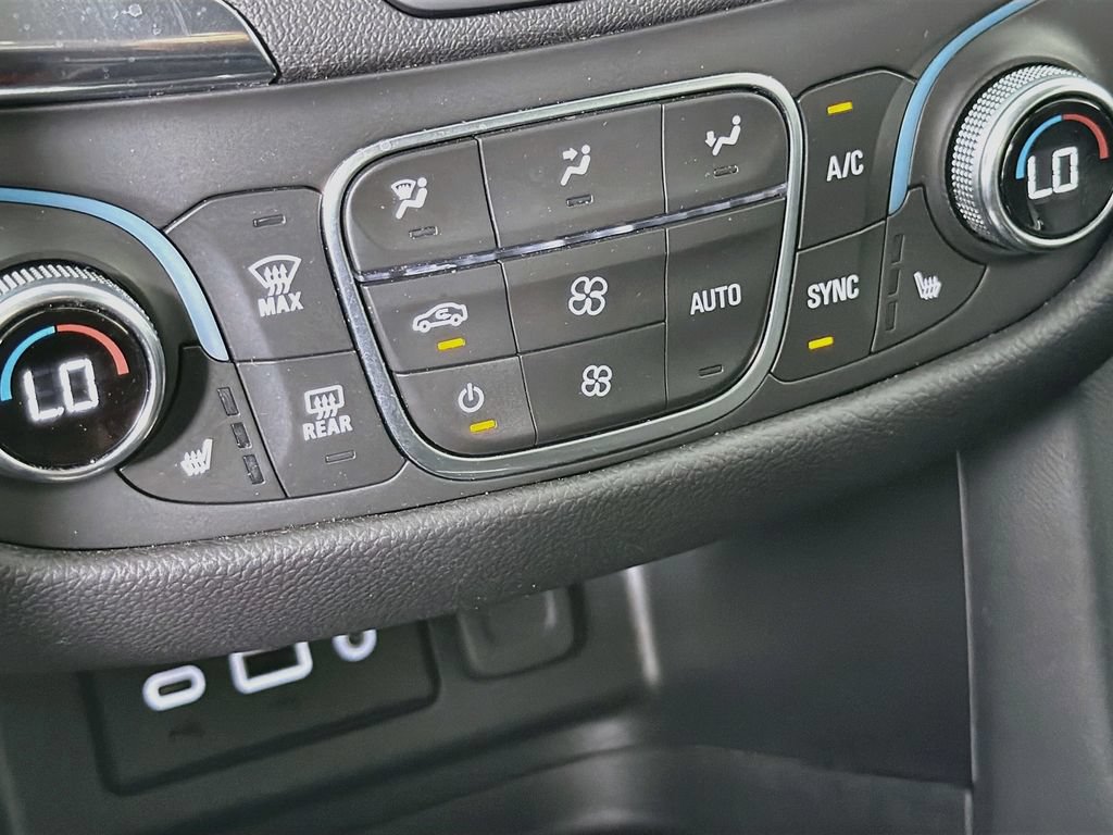Used 2024 Chevrolet Equinox LT FWD image 23