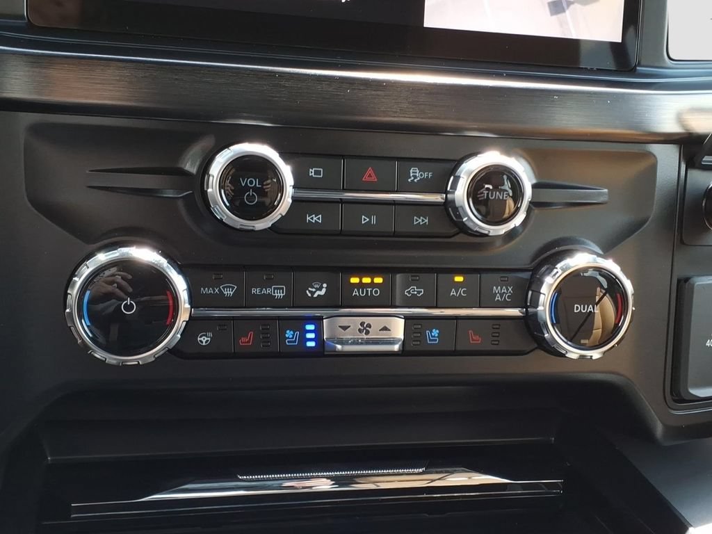 Certified 2026 Ford F450 Lariat w/ Chrome Package AWD/4WD image 17