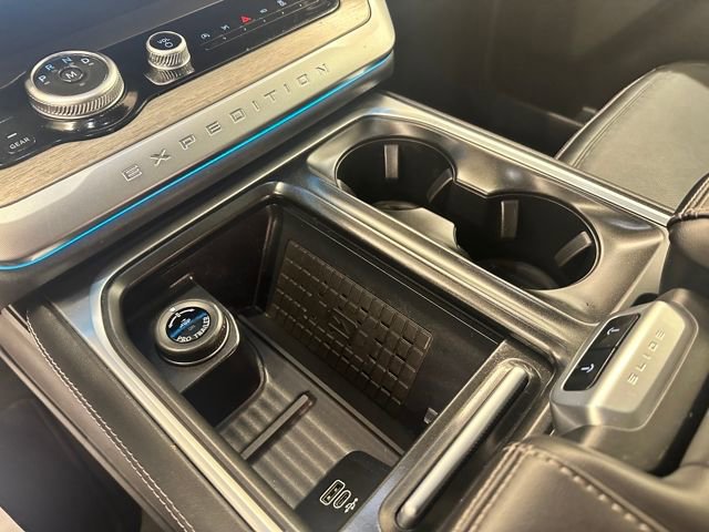 Certified 2025 Ford Expedition Platinum image 35