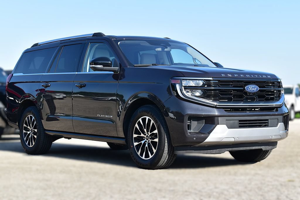 Certified 2025 Ford Expedition Max Platinum AWD/4WD image 3
