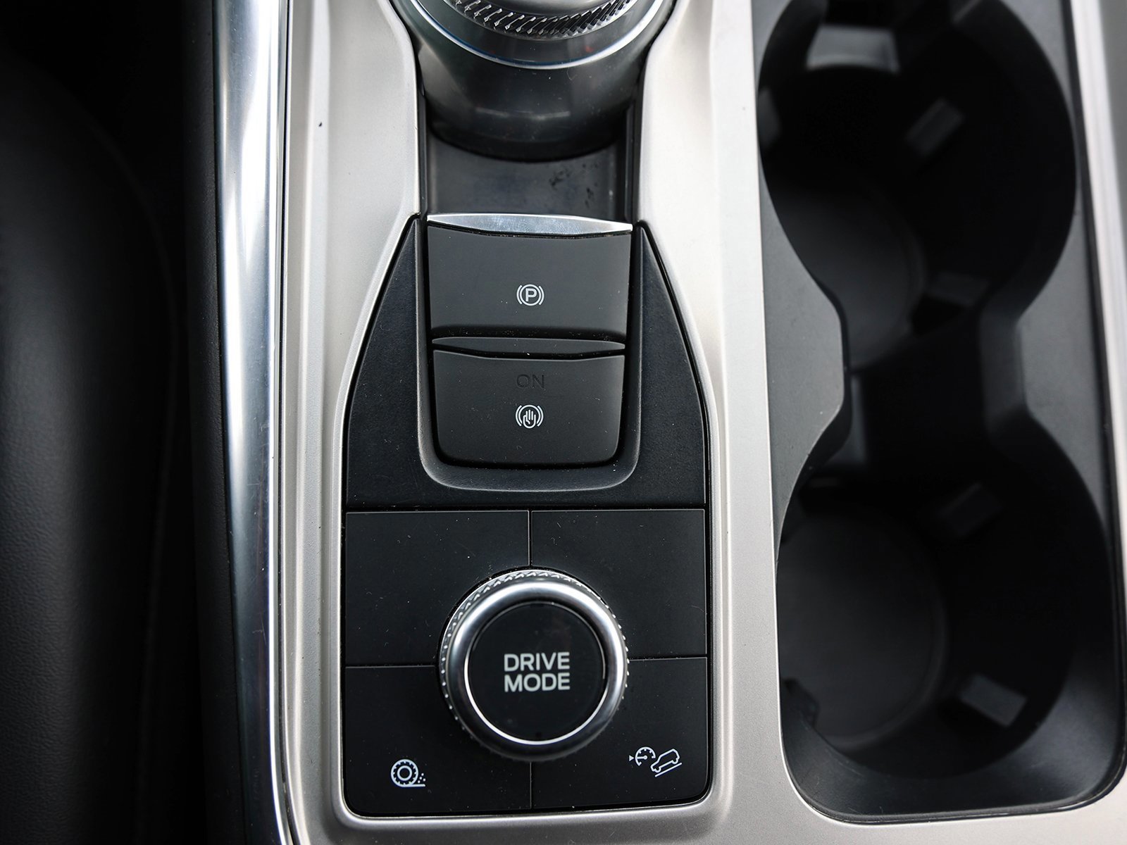 Certified 2022 Ford Explorer XLT w/ Equipment Group 202A image 35