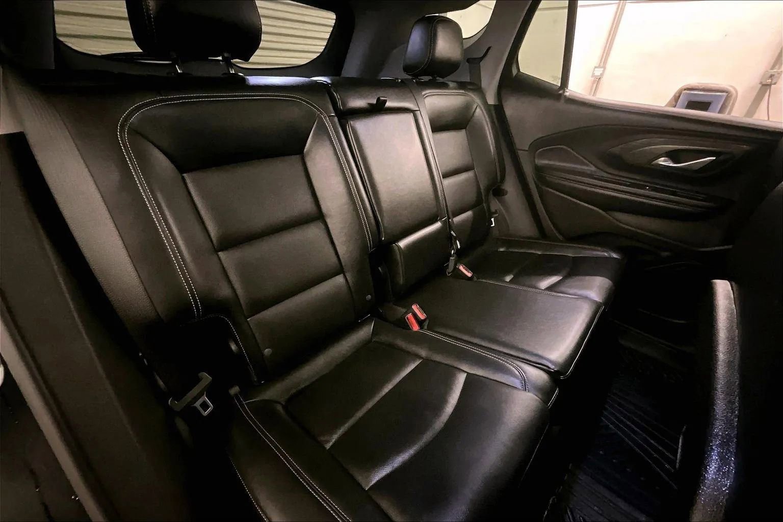 Used 2024 GMC Terrain SLT image 26